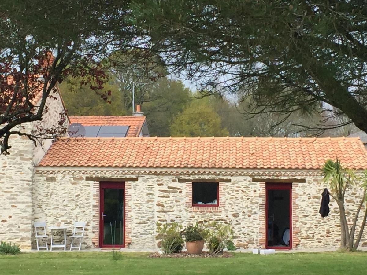 Au Mas Retz De Jade Bed & Breakfast Chauvé Eksteriør bilde
