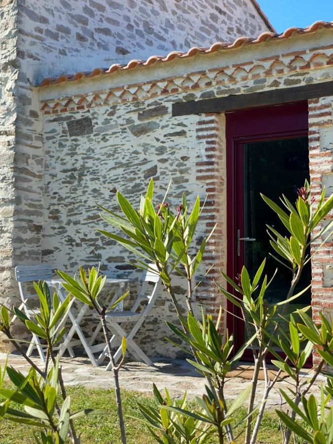 Au Mas Retz De Jade Bed & Breakfast Chauvé Eksteriør bilde